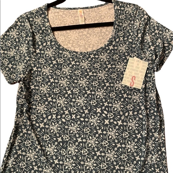 LuLaRoe Tops - NWT LULAROE CLASSIC T.